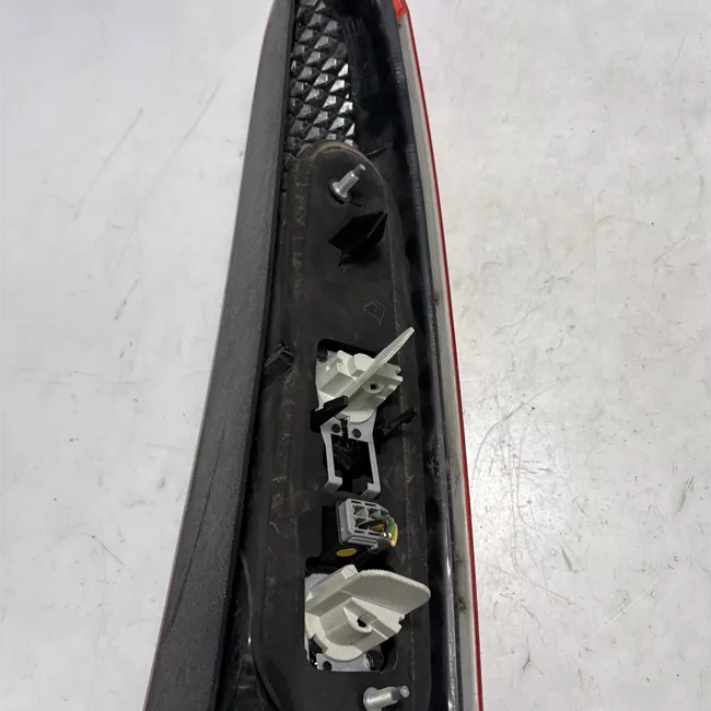 Fanale posteriore parte superiore sinistro