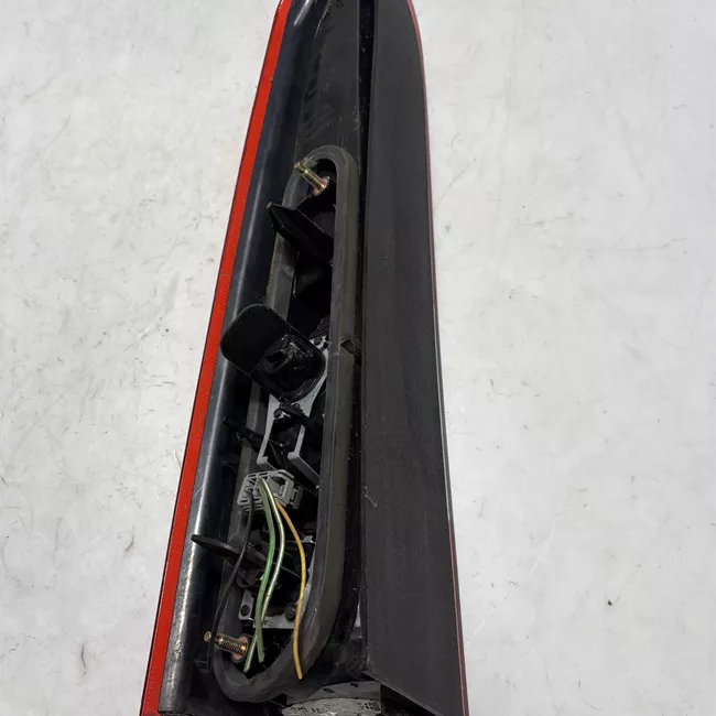 Fanale posteriore parte superiore destro