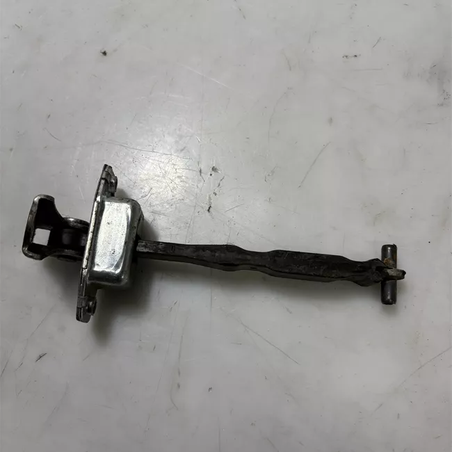 Fermo porta anteriore sinistro