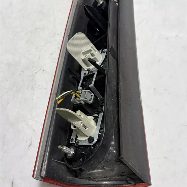 Fanale posteriore parte superiore destro