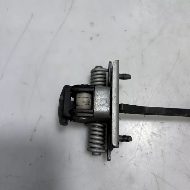 Fermo porta anteriore destro