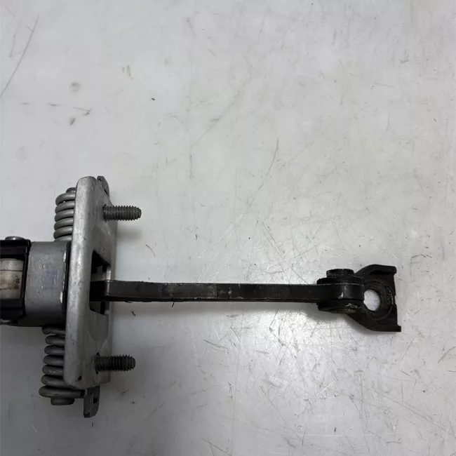 Fermo porta anteriore destro