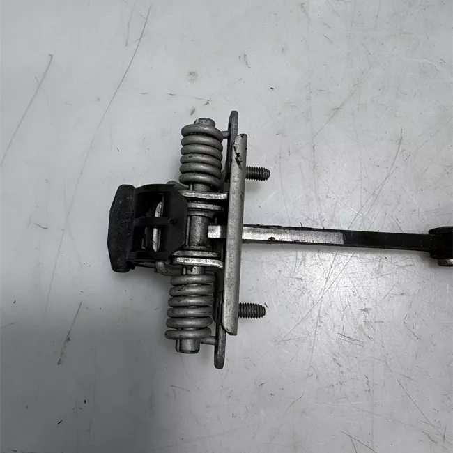 Fermo porta anteriore destro