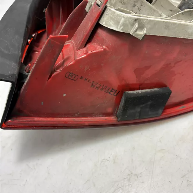 Fanale posteriore sinistro con retronebbia