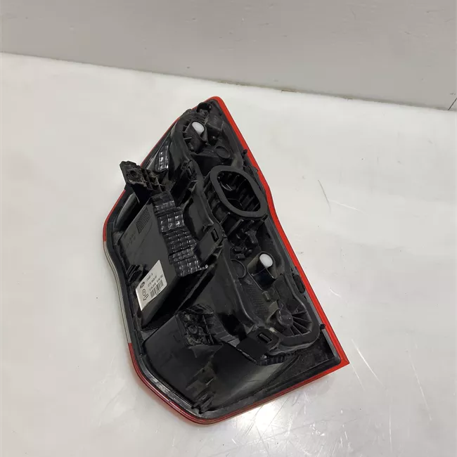 Fanale posteriore sinistro