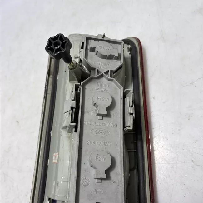 Fanale posteriore sinistro