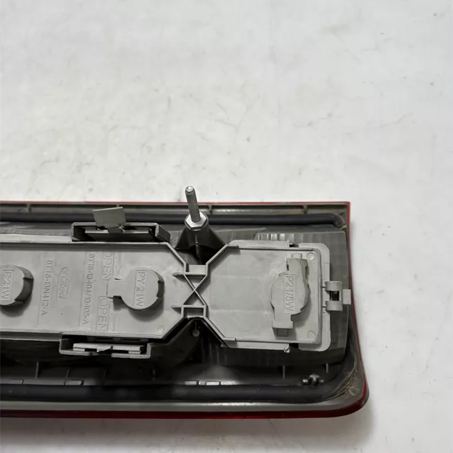 Fanale posteriore sinistro