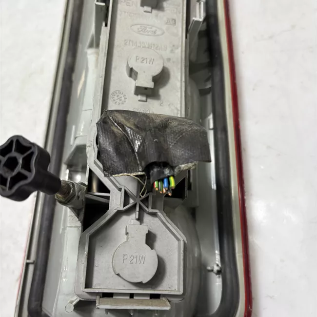 Fanale posteriore sinistro