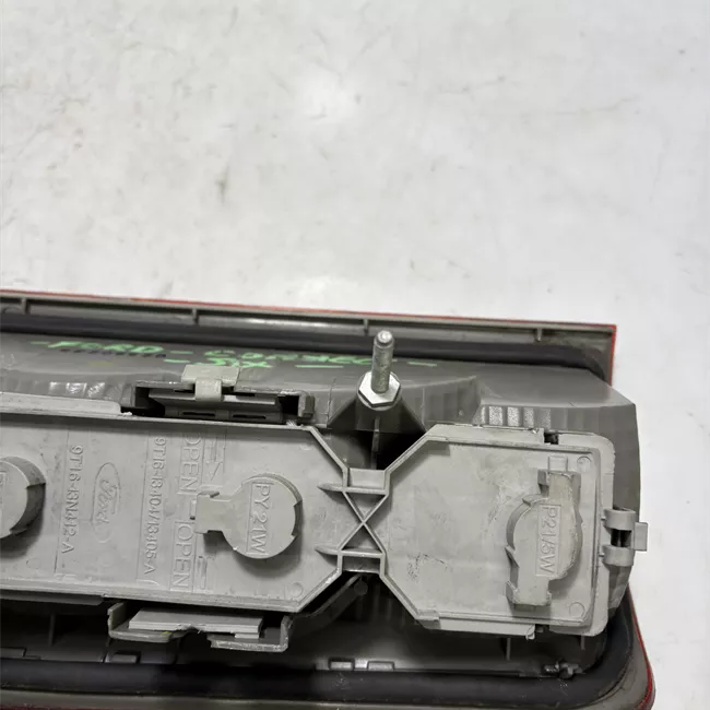 Fanale posteriore sinistro