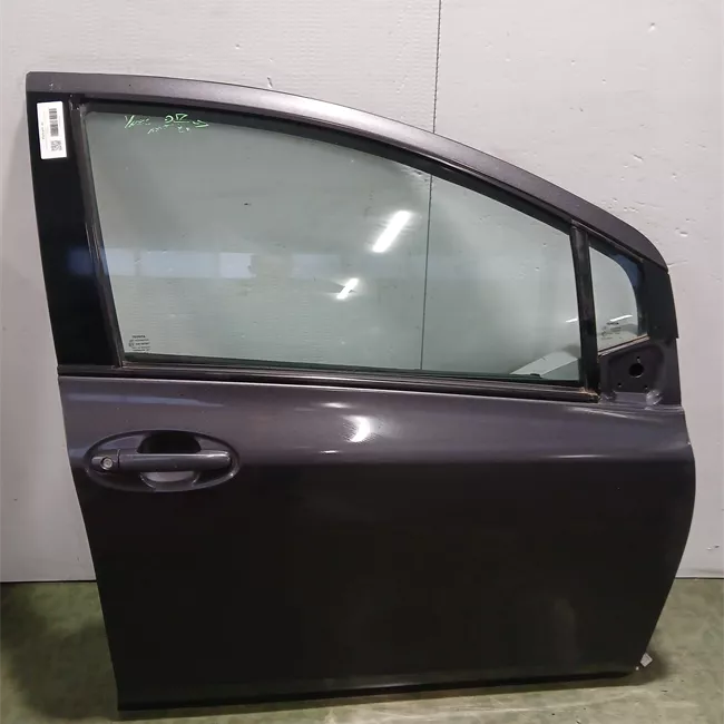 Porta anteriore destra