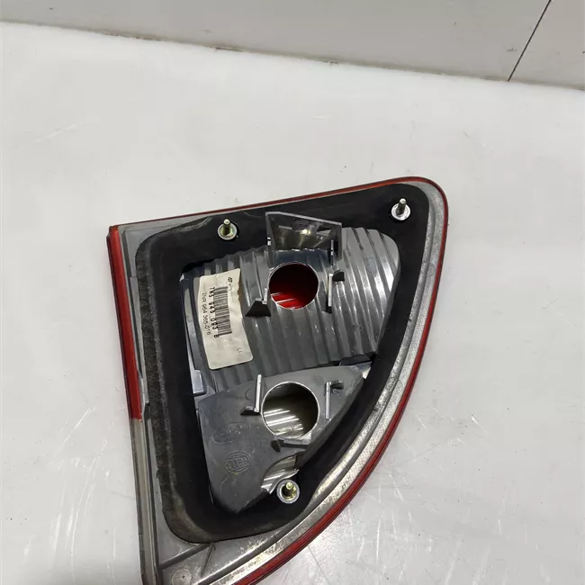 Fanale posteriore parte interno sinistro 11-03<