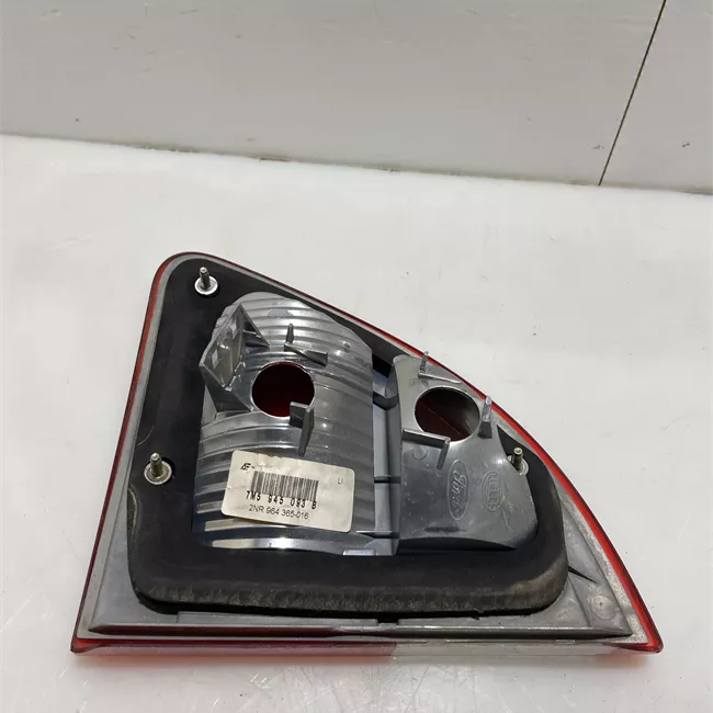 Fanale posteriore parte interno sinistro 11-03<