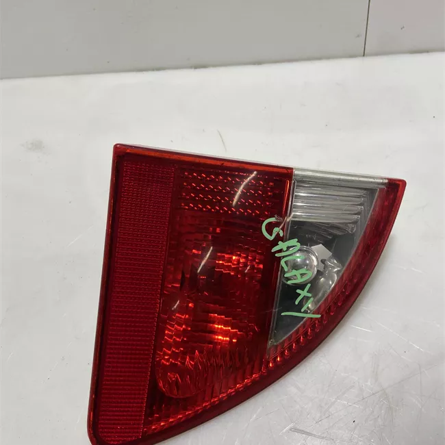 Fanale posteriore parte interno sinistro 11-03<