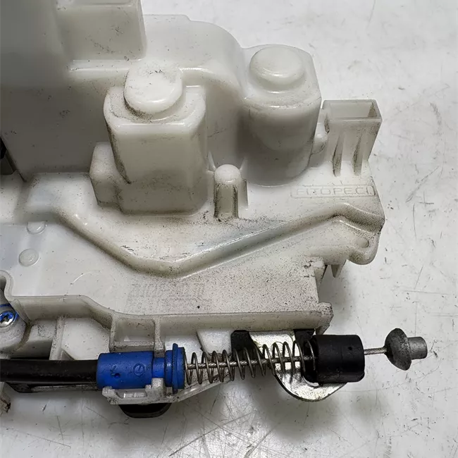 Serratura porta anteriore destra