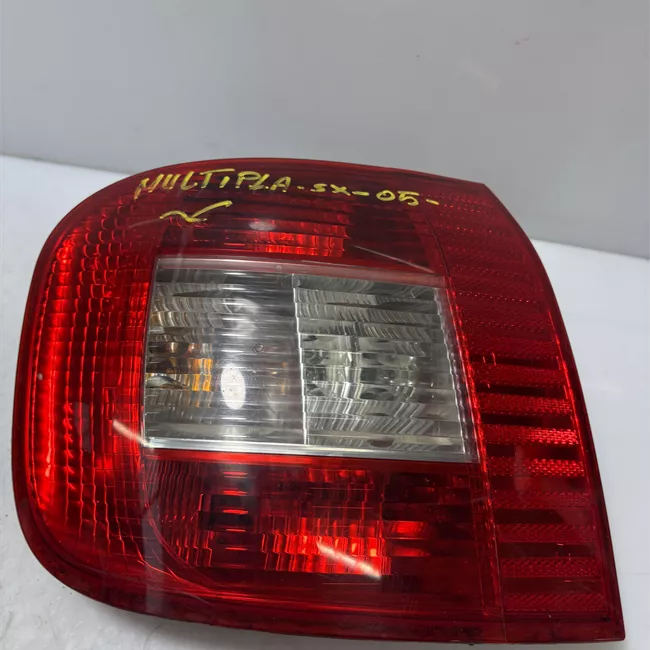 Fanale posteriore sinistro