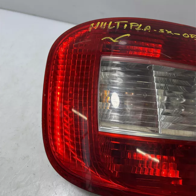 Fanale posteriore sinistro