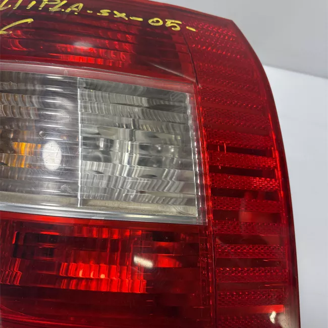 Fanale posteriore sinistro