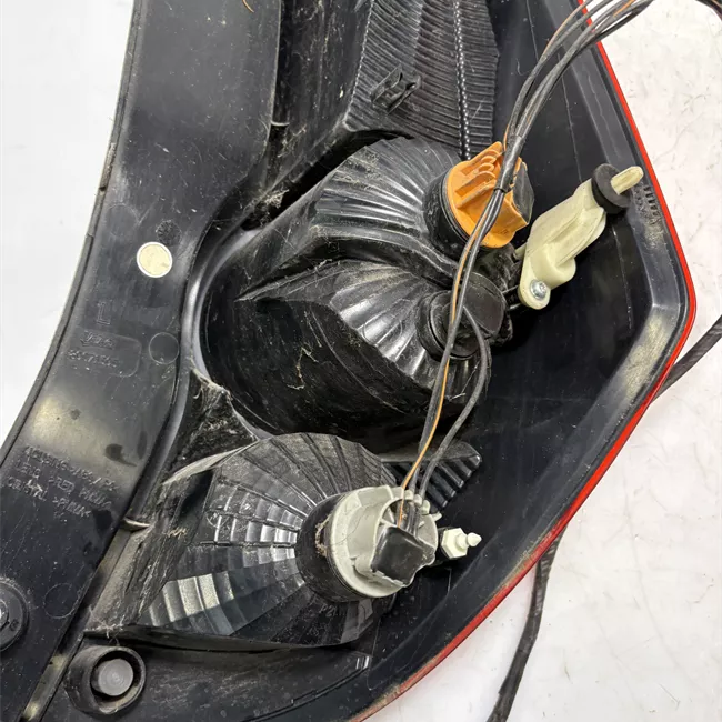 Fanale posteriore sinistro