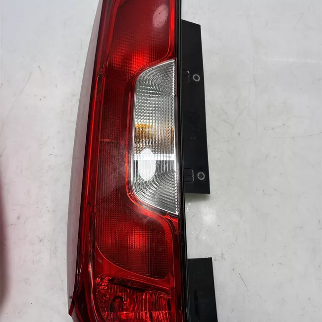 Fanale posteriore sinistro