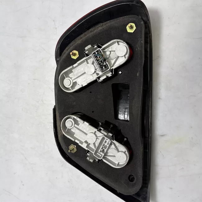 Fanale posteriore sinistro