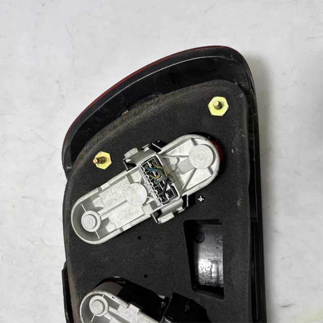 Fanale posteriore sinistro