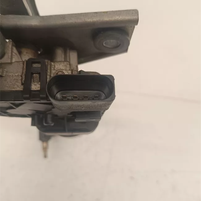 Meccanismo tergiparabrezza con motorino