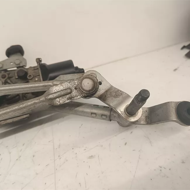 Meccanismo tergiparabrezza con motorino