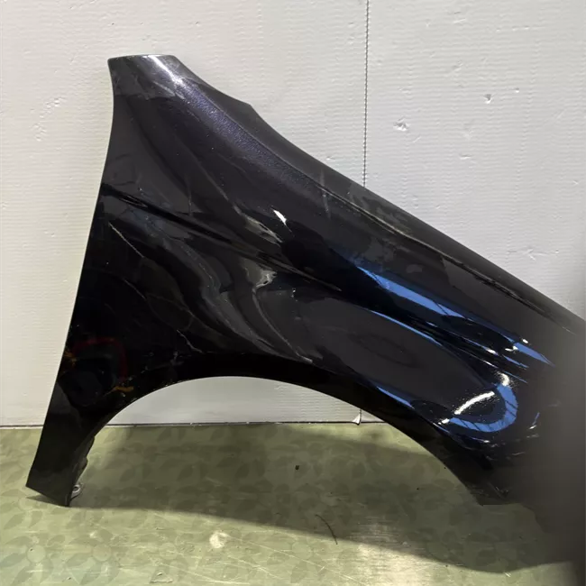 Parafango anteriore destro