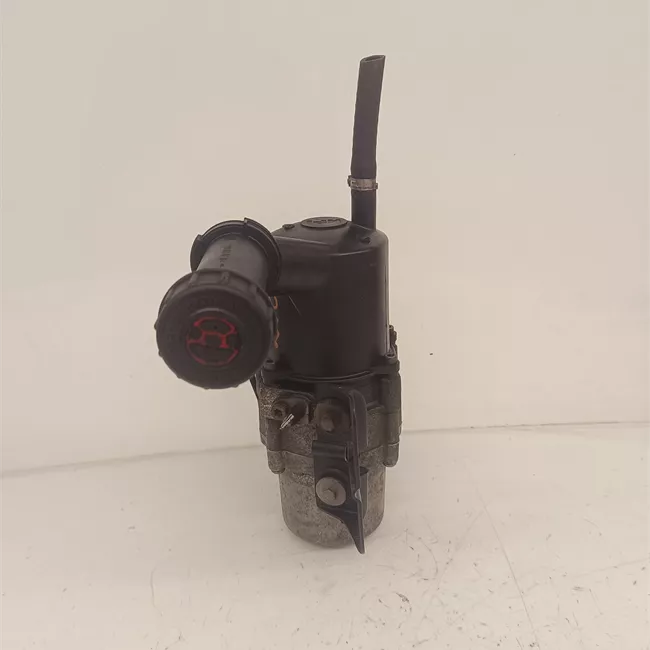 Pompa servosterzo con serbatoio