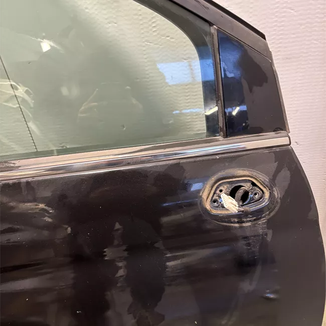 Porta anteriore destra