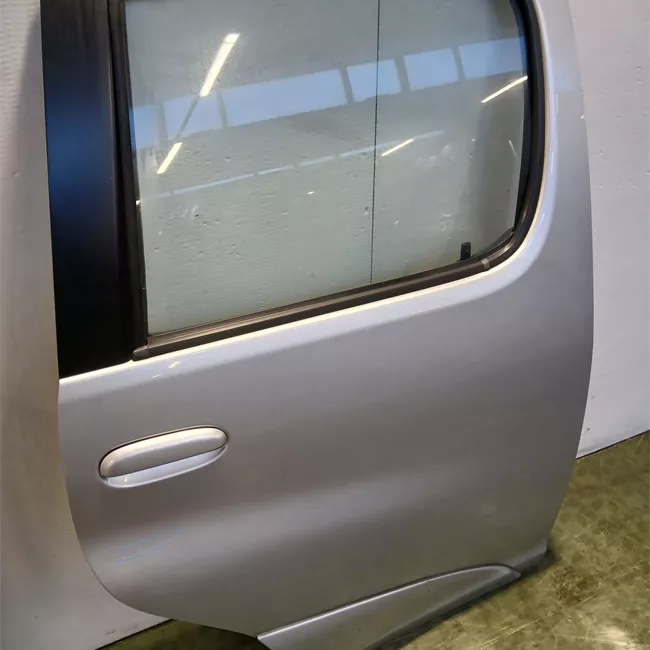 Porta posteriore destra