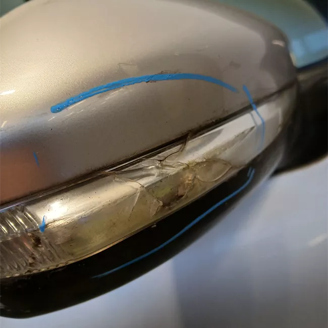 Porta anteriore destra