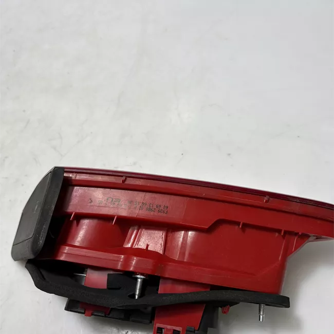 Fanale posteriore parte interno sinistro