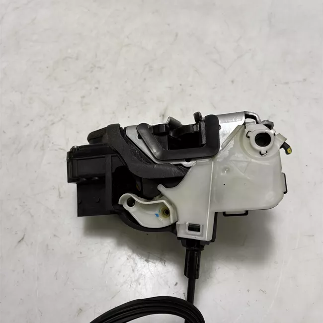 Serratura porta anteriore destra