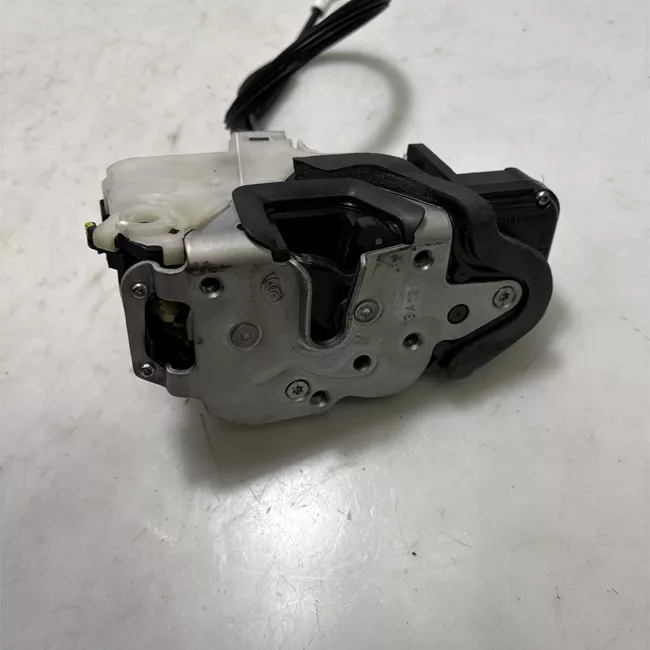 Serratura porta anteriore destra