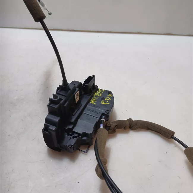 Serratura porta posteriore destra con bloccaggio elettromagnetico