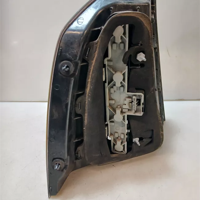 Fanale posteriore destro senza portalampada