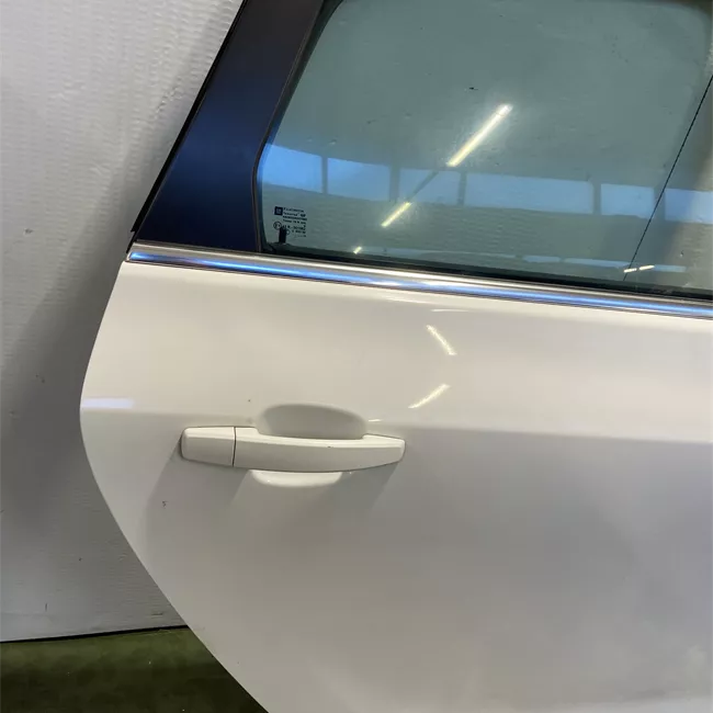 Porta posteriore destra