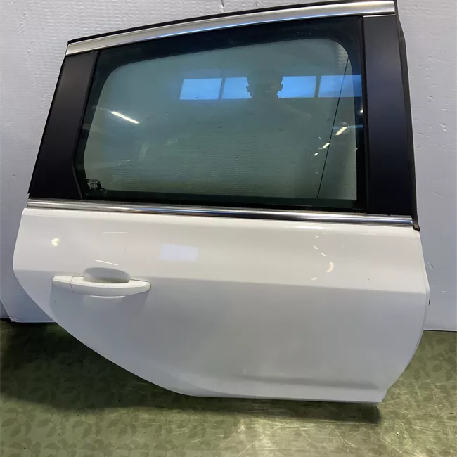 Porta posteriore destra