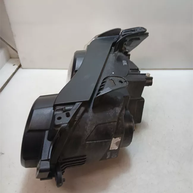 Proiettore destro con regolazione manuale/cornice cromata