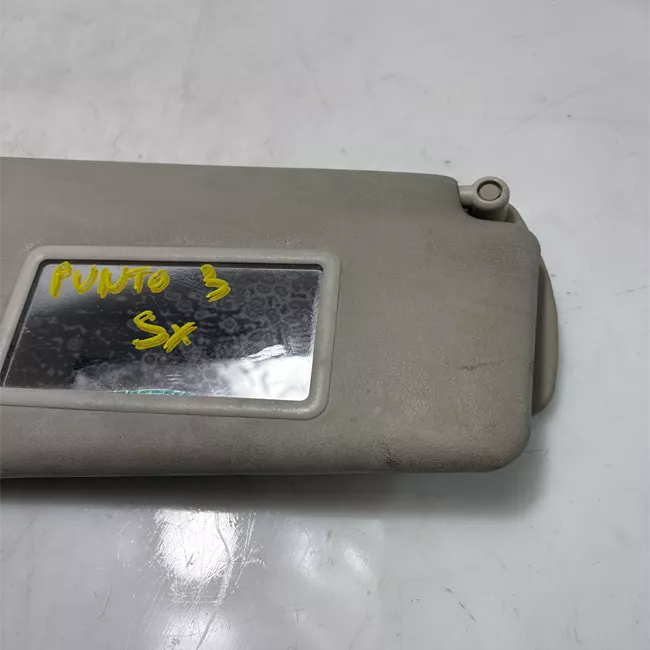 Aletta parasole parabrezza sinistra con specchio