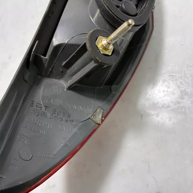 Fanale posteriore sinistro