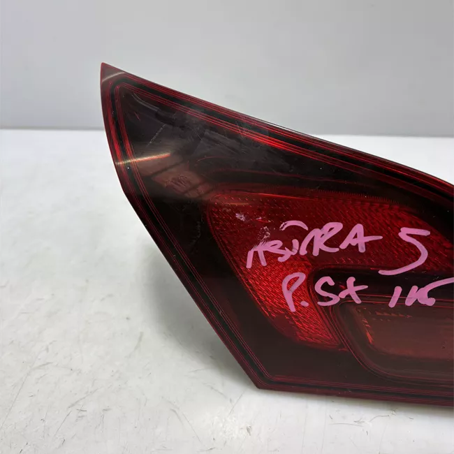 Fanale posteriore parte interno sinistro con proiettori xeno