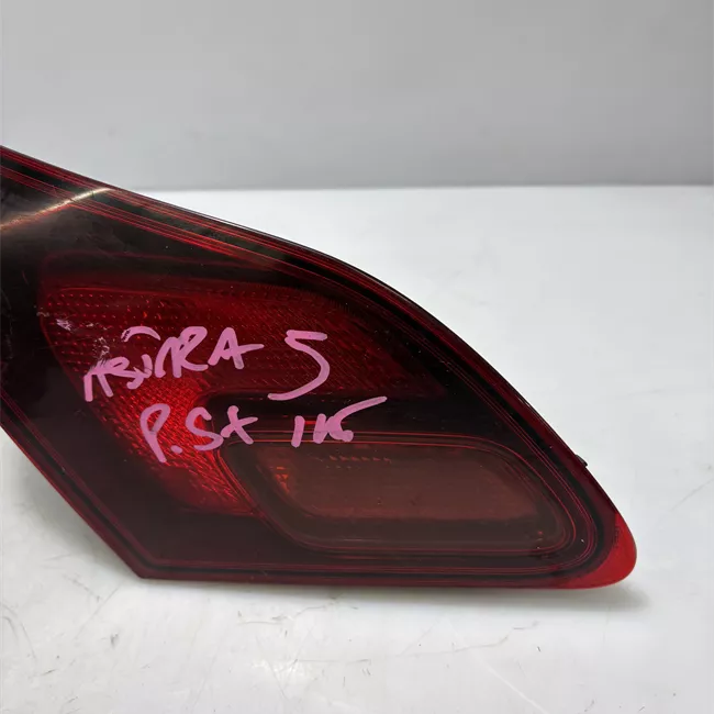 Fanale posteriore parte interno sinistro con proiettori xeno