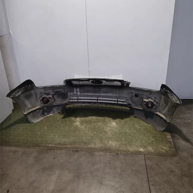Paraurti anteriore con primer