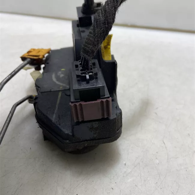 Serratura porta anteriore sinistra