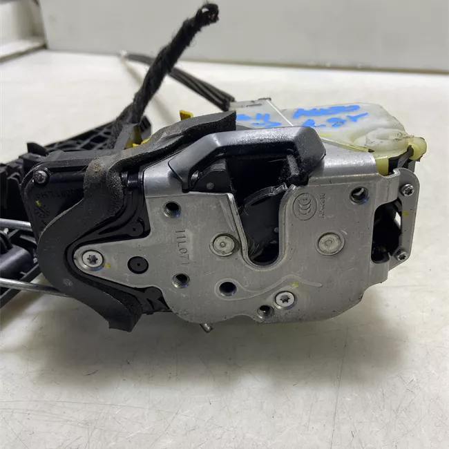 Serratura porta anteriore sinistra