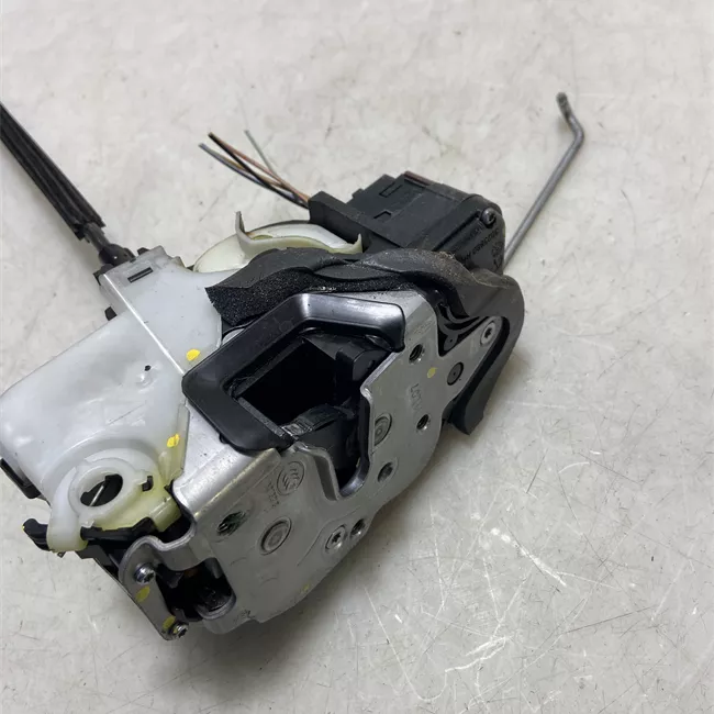 Serratura porta anteriore destra