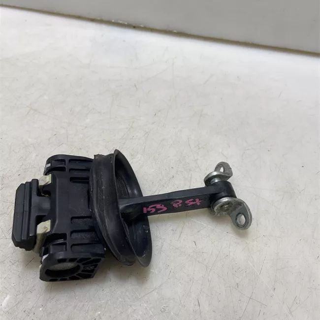 Fermo porta posteriore sinistro