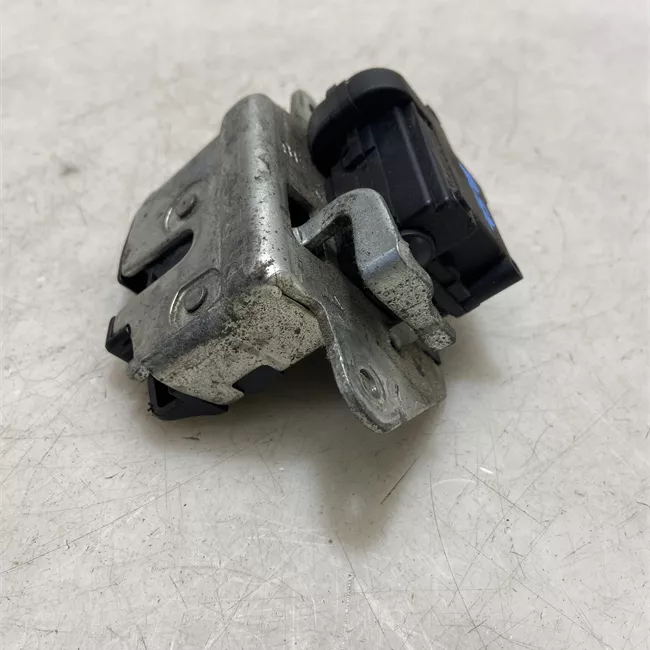 Serratura chiusura centralizzata portello posteriore